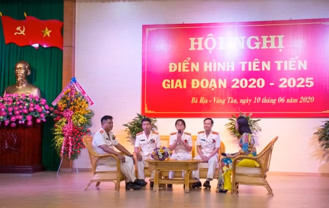 Tọa đàm giao lưu các gương điển hình tiên tiến phong trào thi đua Vì An ninh Tổ quốc giai đoạn 2015-2020