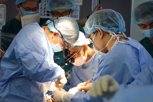 Chạy đua với thời gian thực hiện ca ghép tim cứu sống bệnh nhân ảnh 6