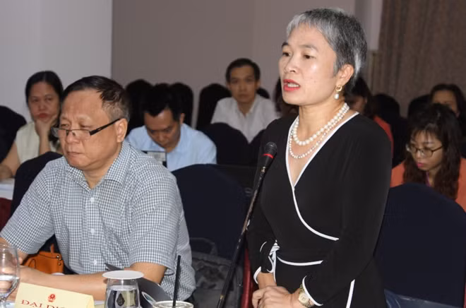 Bà Khuất Thị Hải Oanh cũng có ý kiến cần tăng cường cai nghiện ma tuý tại cộng đồng