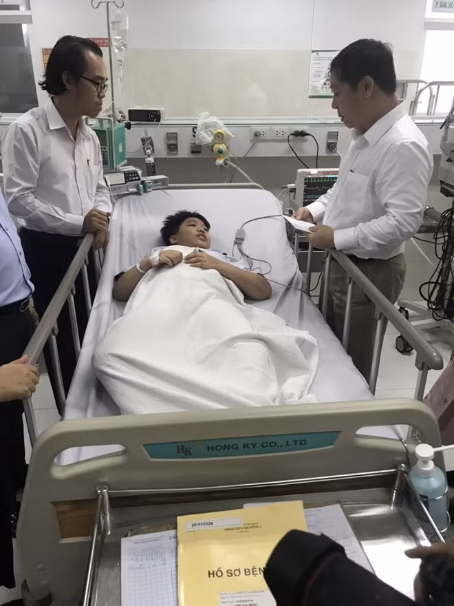 Lãnh đạo thành phố hỗ trợ học sinh bị nạn