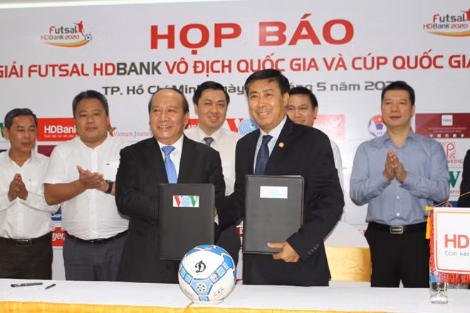 Lễ công bố giải và ký kết nhà tài trợ giải đấu