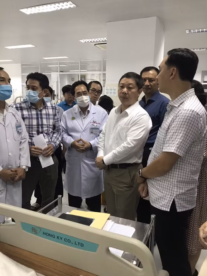 Lãnh đạo UBND TP Hồ Chí Minh chỉ đạo BV điều trị cho các HS bị thương