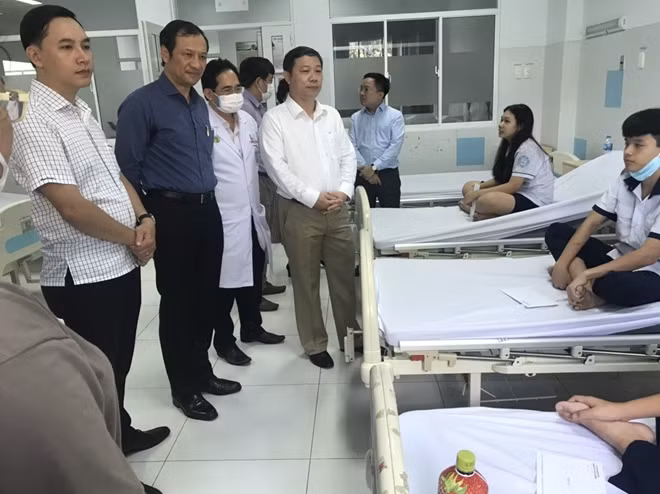 Một số HS bị thương nhẹ.