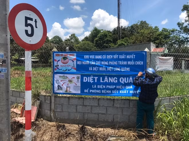 Người dân cần diệt muỗi và lăng quăng để phòng ngừa sốt xuất huyết