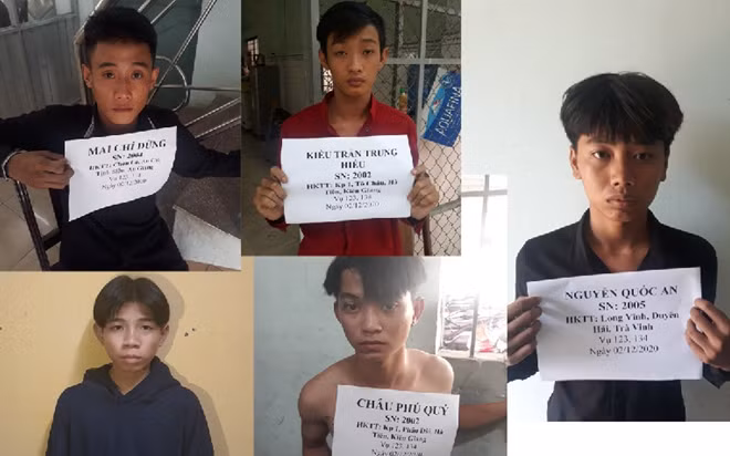 Các đối tượng đang bị tạm giữ
