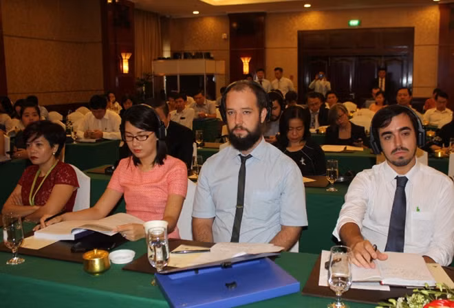 Ngưng tiếp nhận các đoàn khách nước ngoài đến thăm, giao lưu, làm việc