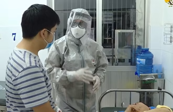 Bác sĩ BV Chợ Rẫy điều trị cho bệnh nhân người Trung Quốc bị nhiễm virus Corona