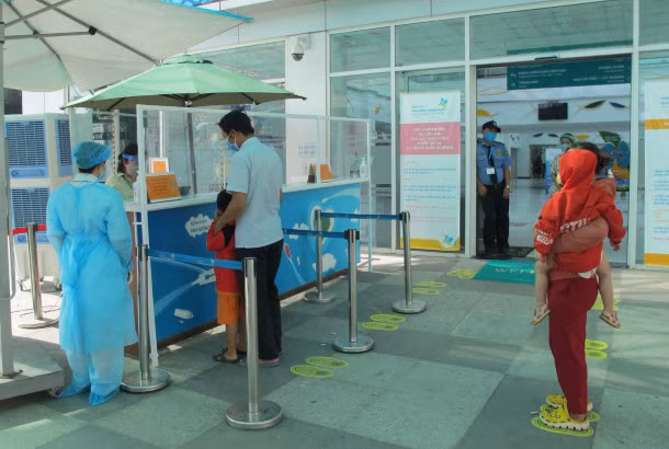 Khu vực thực hiện khai báo y tế, dữ liệu khai báo được nhập vào phần mềm do bệnh viện tự xây dựng