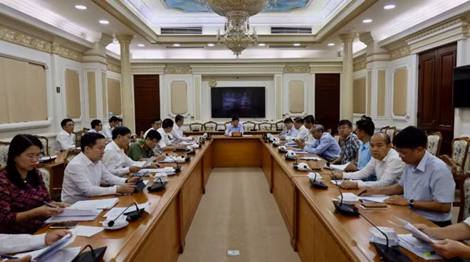 Thường trực Ban Chỉ đạo TP Hồ Chí Minh về phòng chống dịch bệnh COVID-19 họp