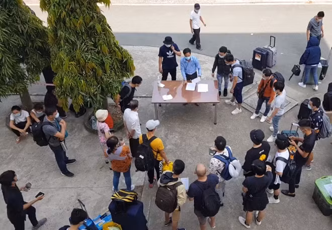 Phát giấy chứng nhận