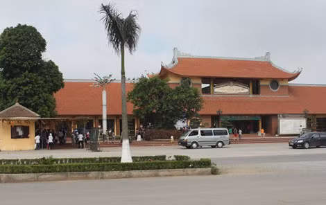 Du khách vui chơi tại những nơi đông đúc cần hết sức cảnh giác với tội phạm móc túi. Du khách vui chơi tại những nơi đông đúc cần hết sức cảnh giác với tội phạm móc túi.