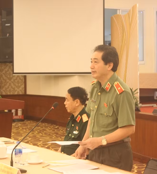 Thiếu tướng Lê Đình Nhường, Phó Chủ nhiệm UBQPAN, phát biểu đề dẫn về lấy ý kiến dự thảo Luật bảo vệ BMNN.