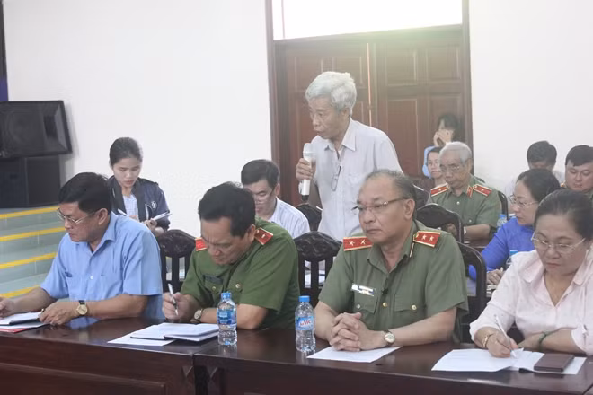 Thiếu tướng Phan Anh Minh thông tin ban đầu về vụ cháy.