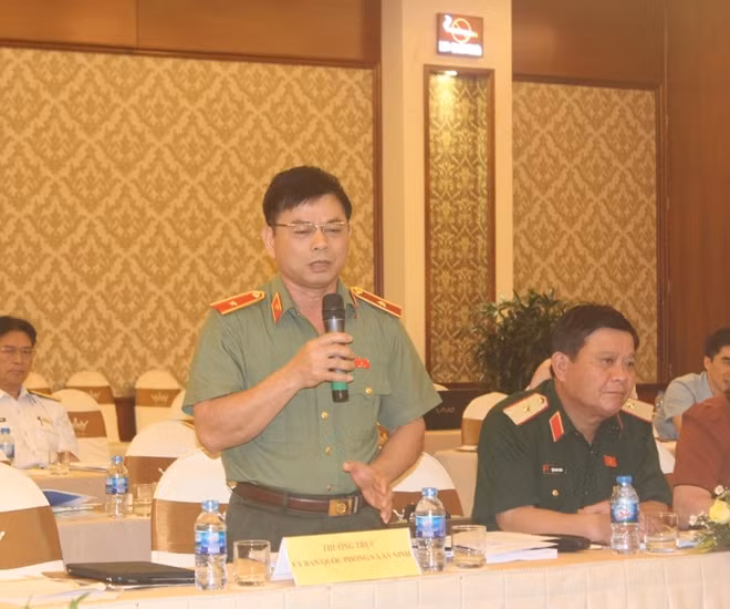 Thiếu tướng Nguyễn Thanh Hồng, thành viên UBQPAN, phát biểu ý kiến.