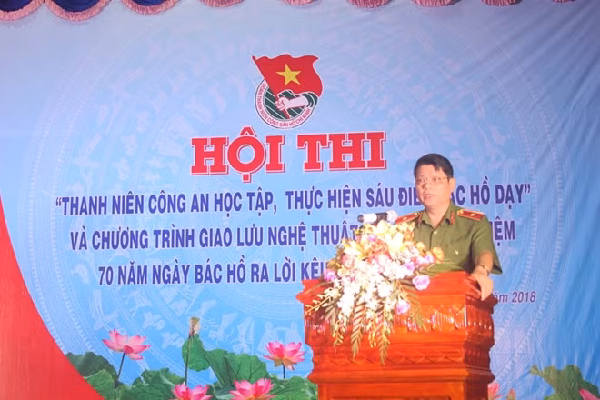 Thiếu tướng Phan Xuân Sơn, Phó Tổng cục trưởng Tổng cục VIII, phát biểu chỉ đạo và đánh giá kết quả Hội thi.