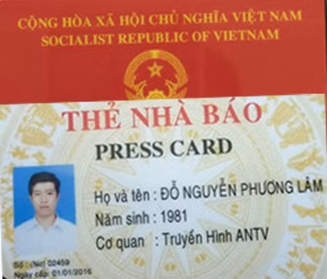 Thẻ nhà báo dỏm của đại ca bị lực lượng CSGT Tiền Giang phát hiện.