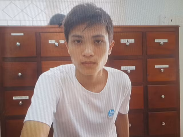Đối tượng Kiều Quang Nguyên bị tạm giữ tại Công an quận Hải Châu.
