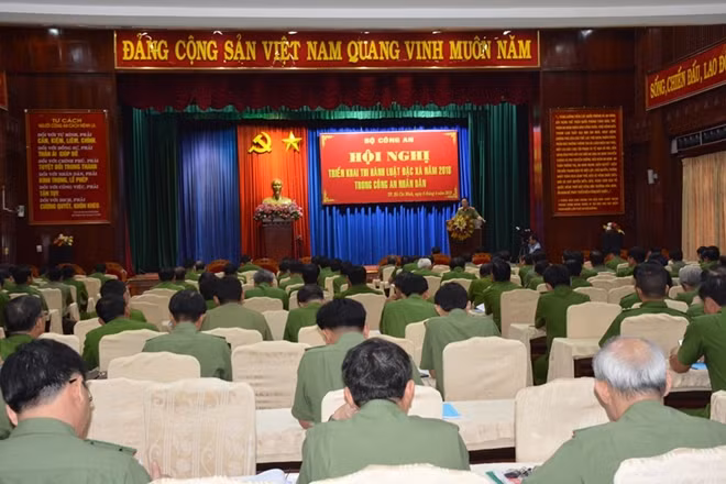 Hội nghị Triển khai thi hành Luật Đặc xá năm 2018 trong Công an nhân dân.