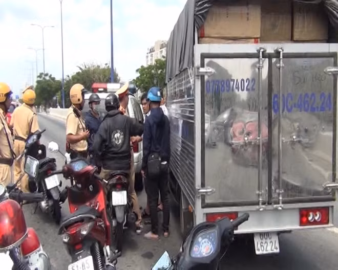 Xe ô tô vận chuyển ma túy.