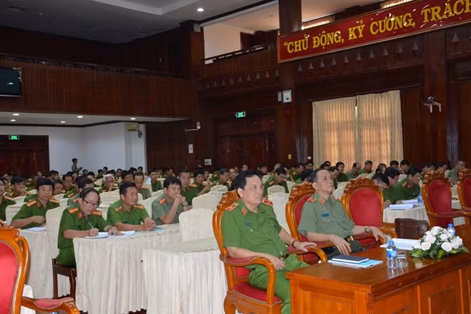 Tham dự Hội nghị có đại diện Ban giám thị các trại giam, Công an các tỉnh thành phía Nam.