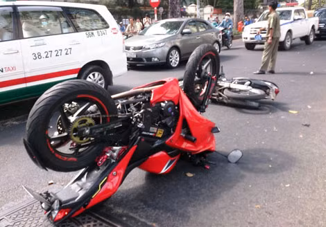 Một vụ tai nạn xe phân khối lớn.