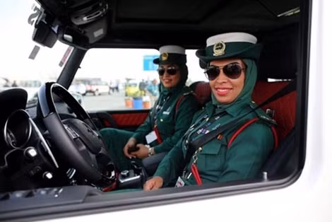 Nữ sỹ quan cảnh sát Dubai.
