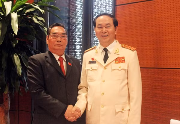 Uỷ viên Bộ Chính trị, Thường trực Ban Bí thư Trung ương Đảng Lê Hồng Anh và Đại tướng Trần Đại Quang, Uỷ viên Bộ Chính trị, Bí thư Đảng ủy Công an Trung ương, Bộ trưởng Bộ Công an.