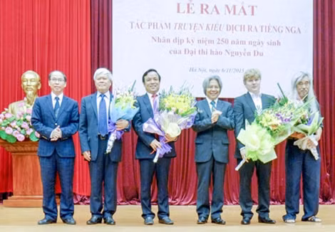 Lễ ra mắt tác phẩm "Truyện Kiều" bằng tiếng Nga thu hút sự quan tâm của đông đảo công chúng.