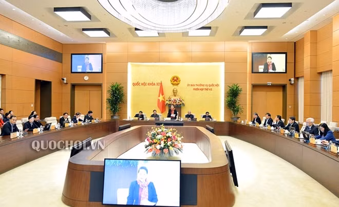 Toàn cảnh phiên họp.