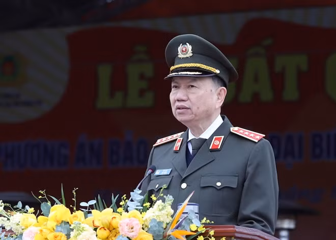 Bộ trưởng Tô Lâm phát lệnh xuất quân và diễn tập bảo vệ Đại hội đại biểu toàn quốc lần thứ XIII của Đảng, sáng 10/1/2021. (Ảnh: Chiến Thắng)