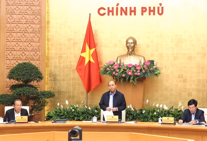 Thủ tướng Nguyễn Xuân Phúc phát biểu tại cuộc họp.