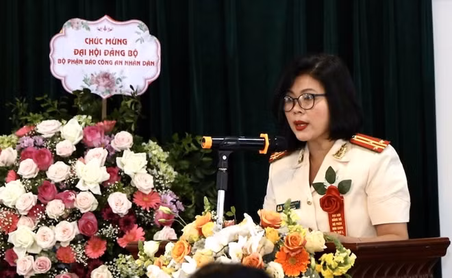 Các đại biểu tham luận tại đại hội.
