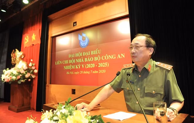 Thứ trưởng Nguyễn Văn Thành phát biểu tại đại hội.