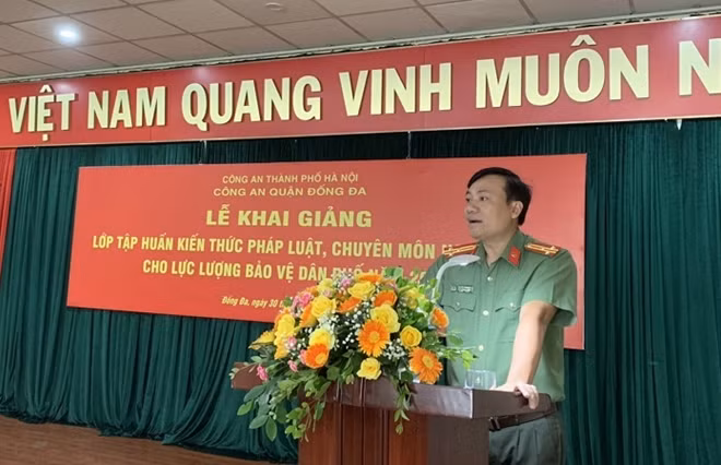 Thượng tá Nguyễn Tiến Đạt phát biểu khai mạc lớp tập huấn.