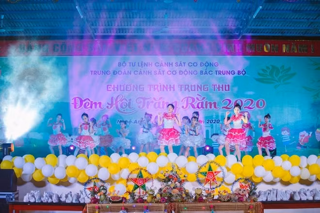Chương trình văn nghệ chào mừng "Đêm hội trăng rằm".