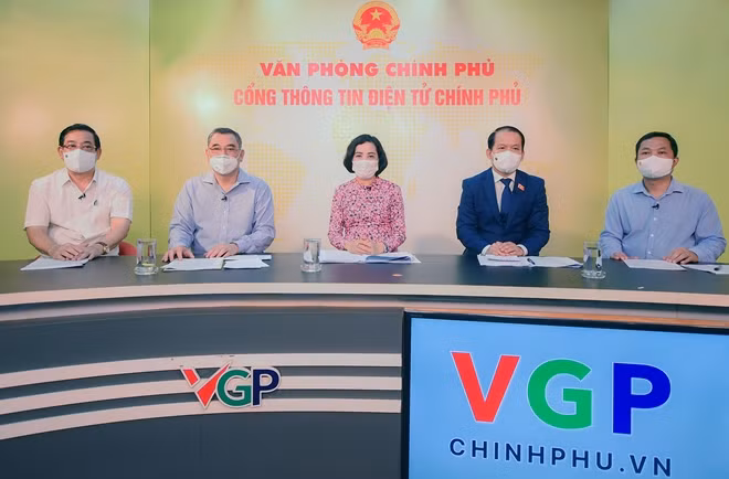 Các đại biểu tham dự chương trình.