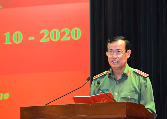 Thứ trưởng Lê Tấn Tới phát biểu tại hội nghị.