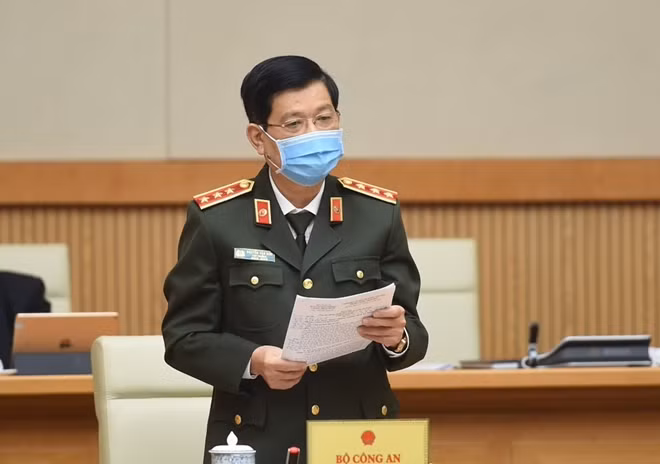 Thứ trưởng Nguyễn Văn Sơn phát biểu tại cuộc họp.