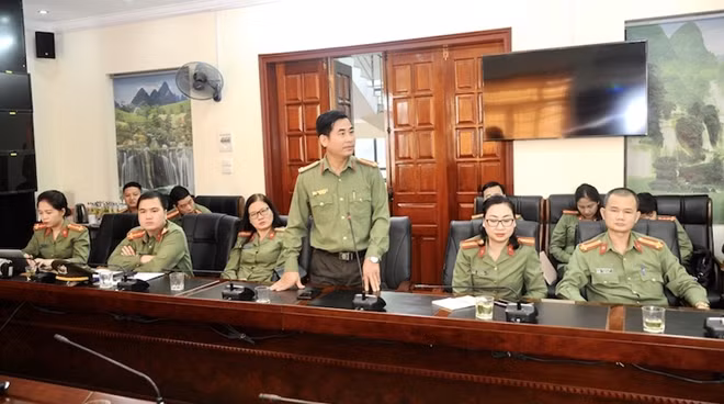 Các đại biểu phát biểu tại buổi làm việc.