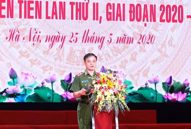 Tư lệnh CSCĐ phát biểu đáp từ tại hội nghị.