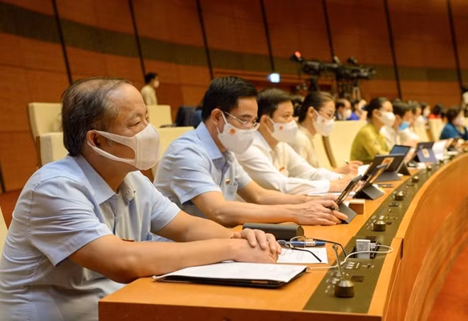 Các đại biểu tham dự kỳ họp.