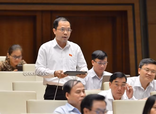 ĐBQH Đinh Công Sỹ.