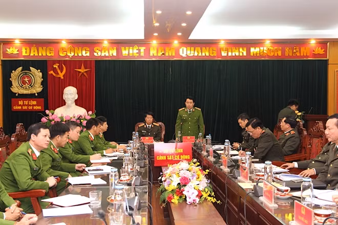 Thứ trưởng Lê Quốc Hùng phát biểu tại buổi kiểm tra.