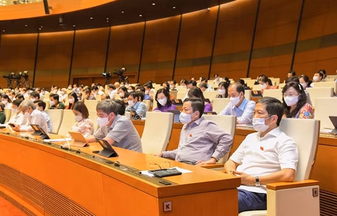Đại biểu tham dự phiên họp.