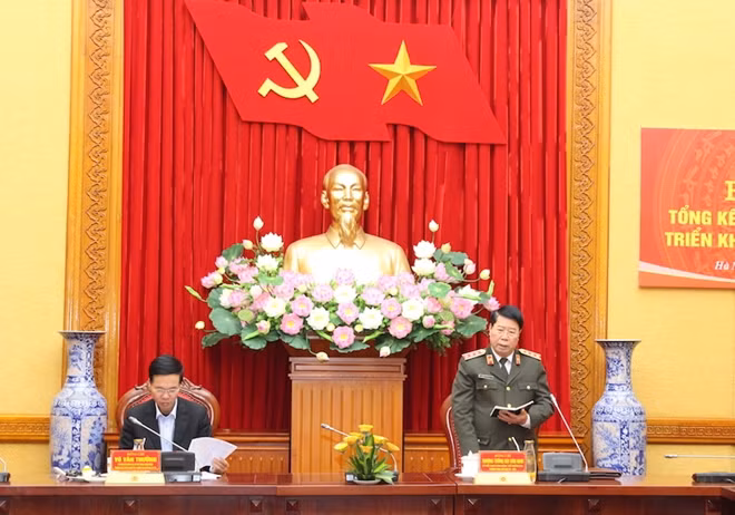 Thứ trưởng Bùi Văn Nam phát biểu tại hội nghị.
