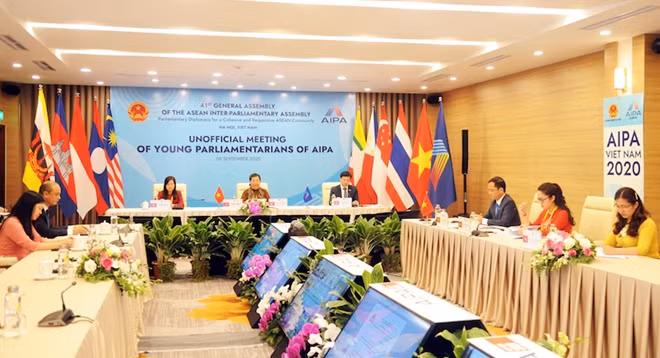 Phó Chủ tịch Thường trực Quốc hội Tòng Thị Phóng tham dự Hội nghị lần thứ nhất của Nghị sỹ trẻ AIPA.