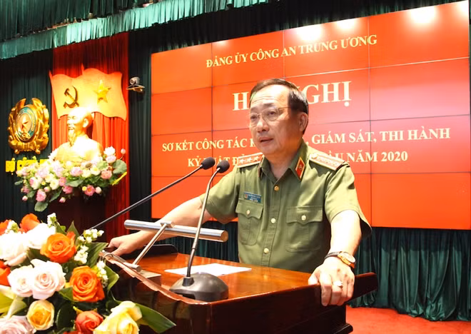 Thứ trưởng Nguyễn Văn Thành phát biểu chỉ đạo tại hội nghị.