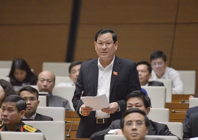 ĐBQH Nguyễn Hữu Cầu.