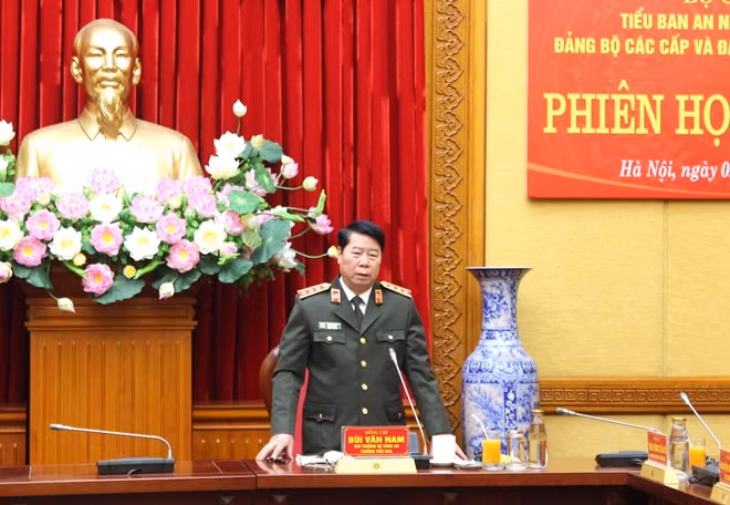 Thứ trưởng Bùi Văn Nam biểu dương các lực lượng tham gia bảo vệ tuyệt đối an toàn cho Đại hội.