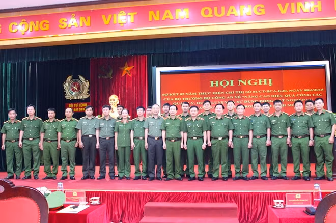 Các đại biểu tham dự hội nghị.